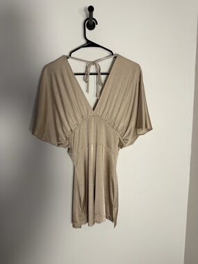Women's V-Neck Tie-Back Top in Champagne